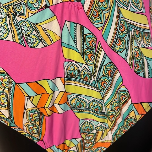 Trina Turk Tuvalu One Piece Swimsuit in Flamingo size 4 - Picture 9 of 15